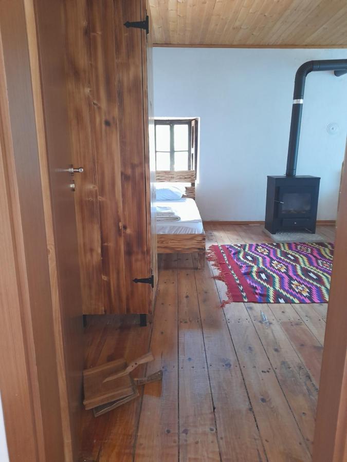 Bujtina Tusha Hotel Priska e Madhe Bagian luar foto