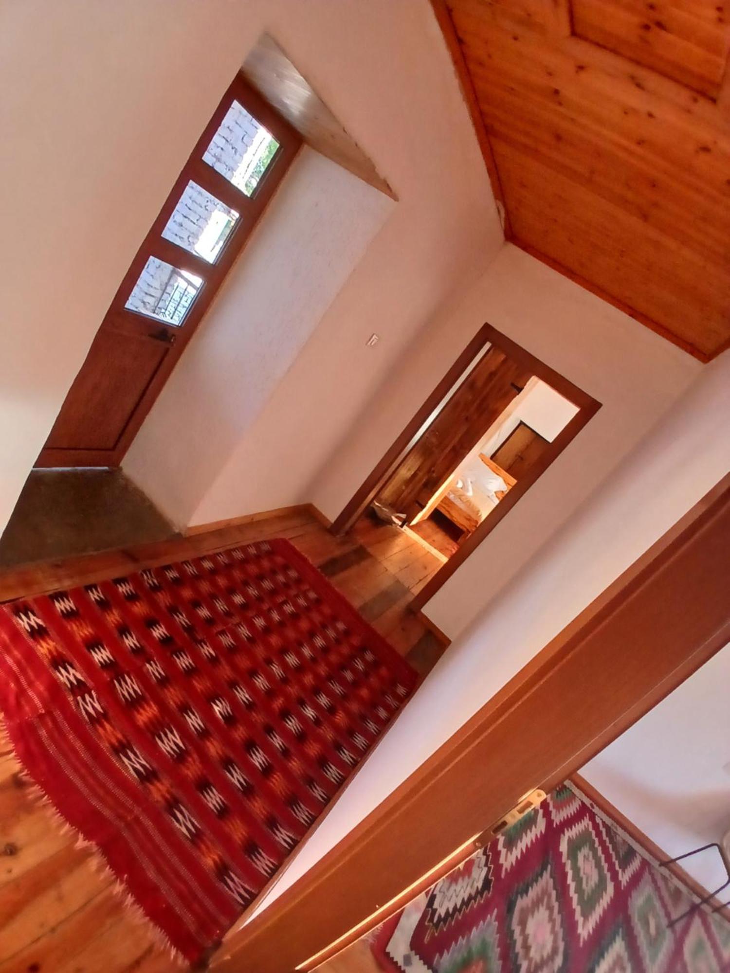 Bujtina Tusha Hotel Priska e Madhe Bagian luar foto
