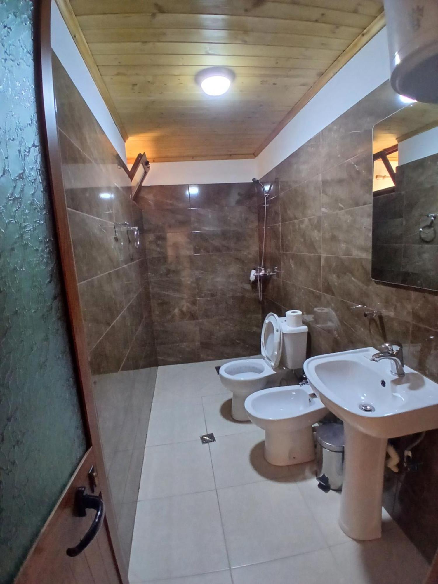 Bujtina Tusha Hotel Priska e Madhe Bagian luar foto